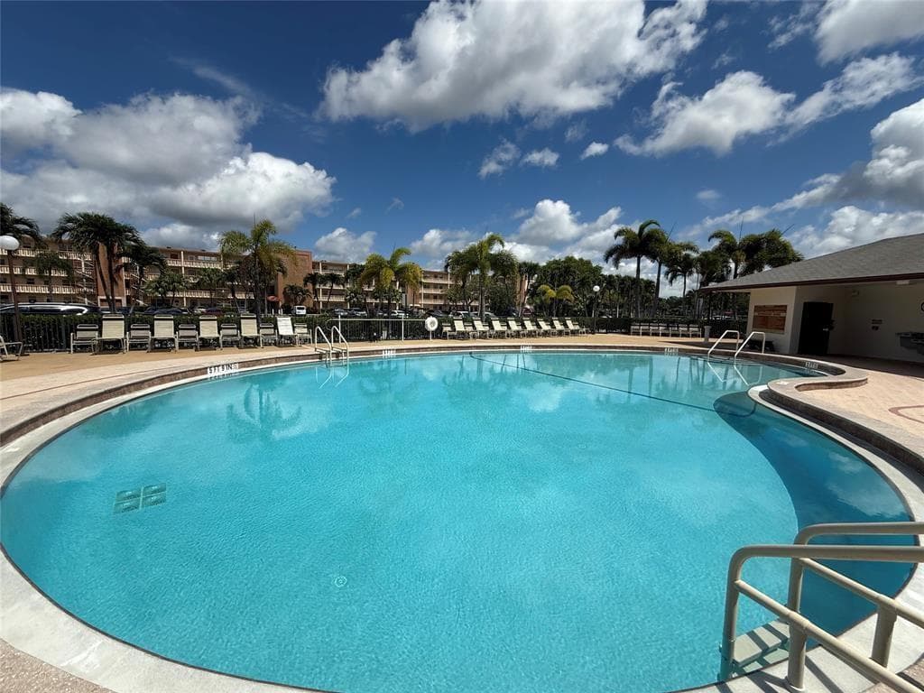 84 Mansfield B # 84, Boca Raton, FL 33434 photo 2