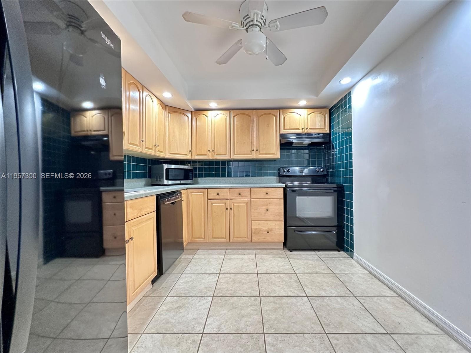 800 Parkview Dr # 1007, Hallandale Beach, FL 33009 photo 4