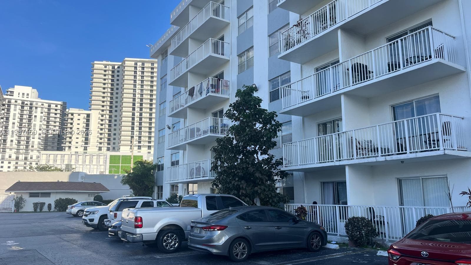 16465 NE 22nd Ave # 514, North Miami Beach, FL 33160 photo 4