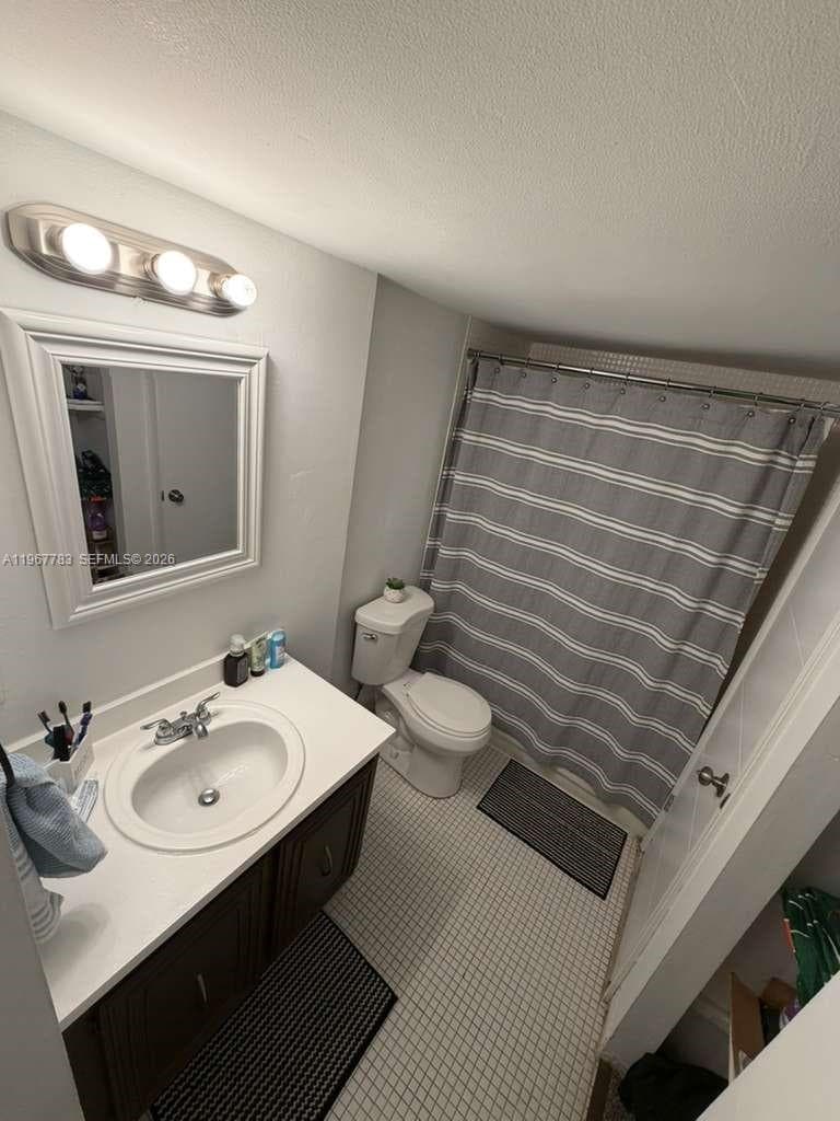 488 NW 165th St Rd # B-614, Miami, FL 33169 photo 4