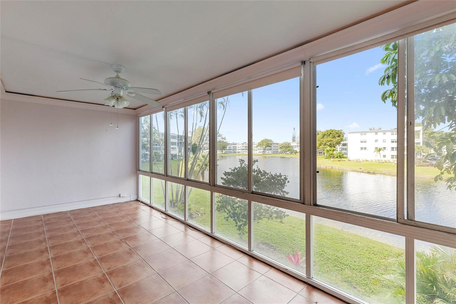 2122 Cambridge F # 2122, Deerfield Beach, FL 33442 photo 3
