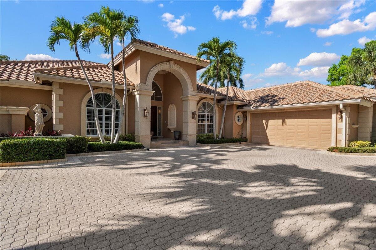 1338 Breakers West Boulevard, West Palm Beach, FL 33411 photo 2