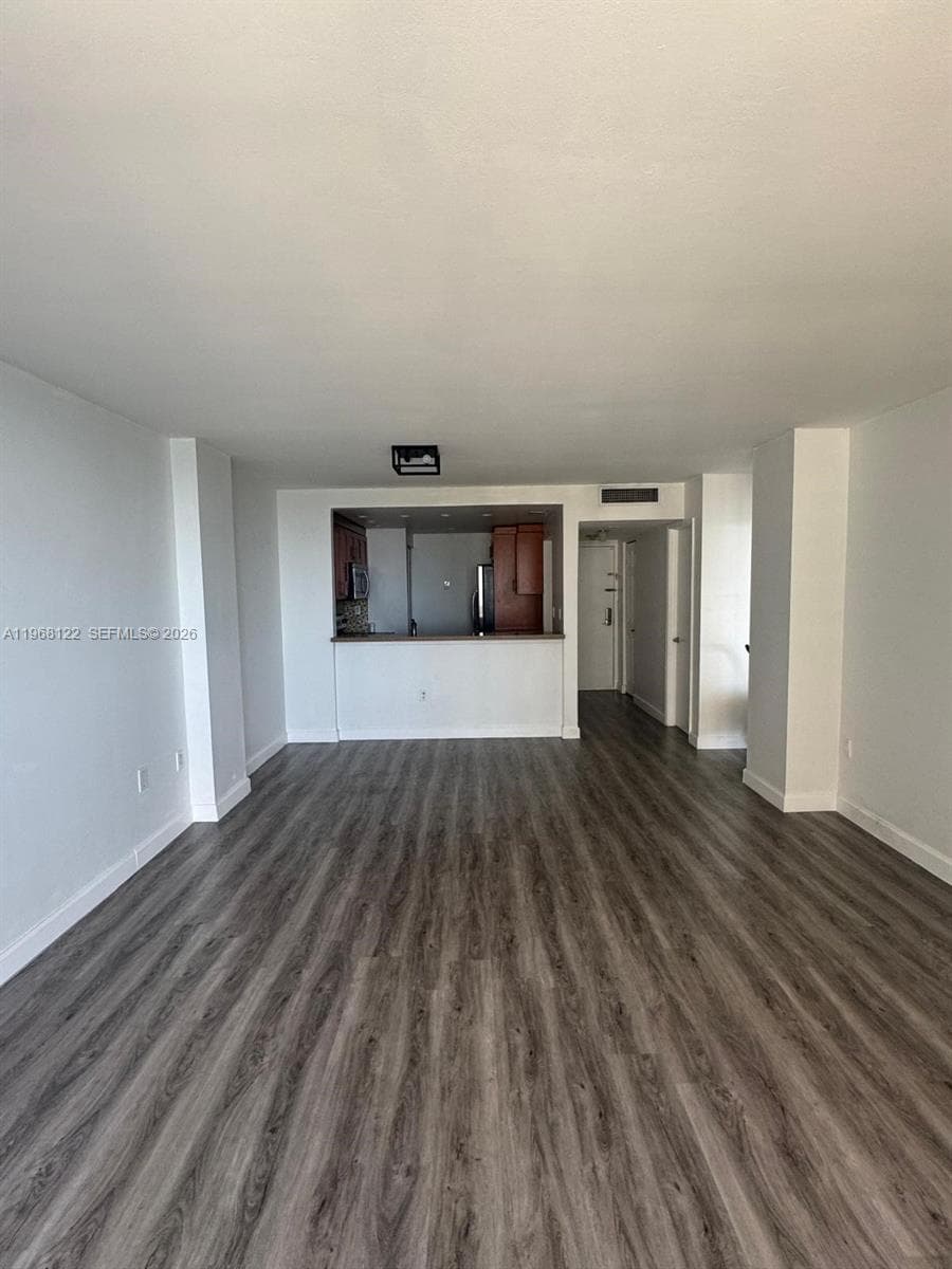 600 NE 36th St # 820, Miami, FL 33137 photo 5