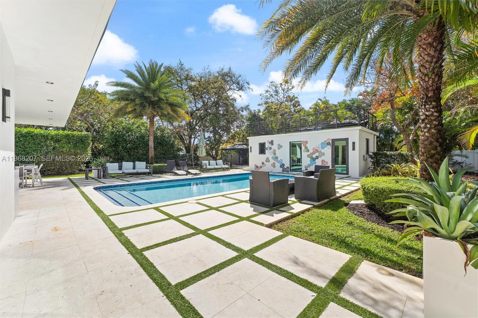 400 NW 24th St, Wilton Manors, FL 33311 photo 2