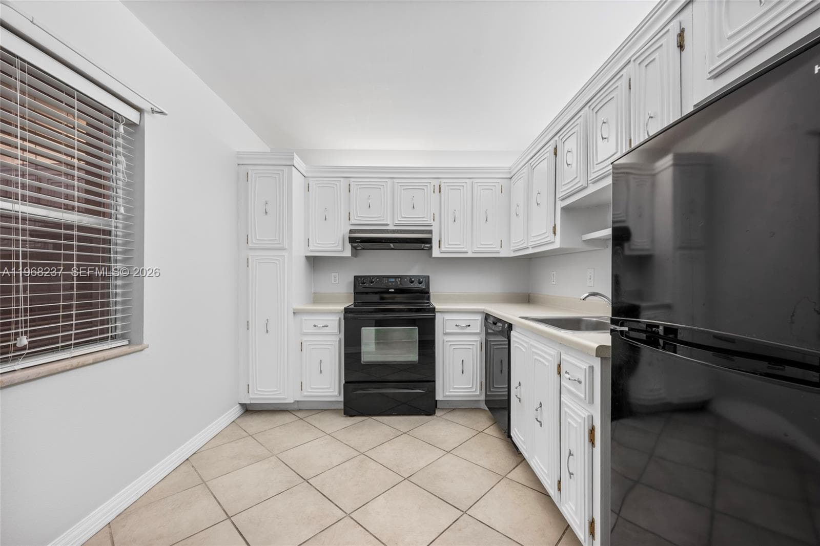 2861 Somerset Dr # 104, Lauderdale Lakes, FL 33311 photo 2