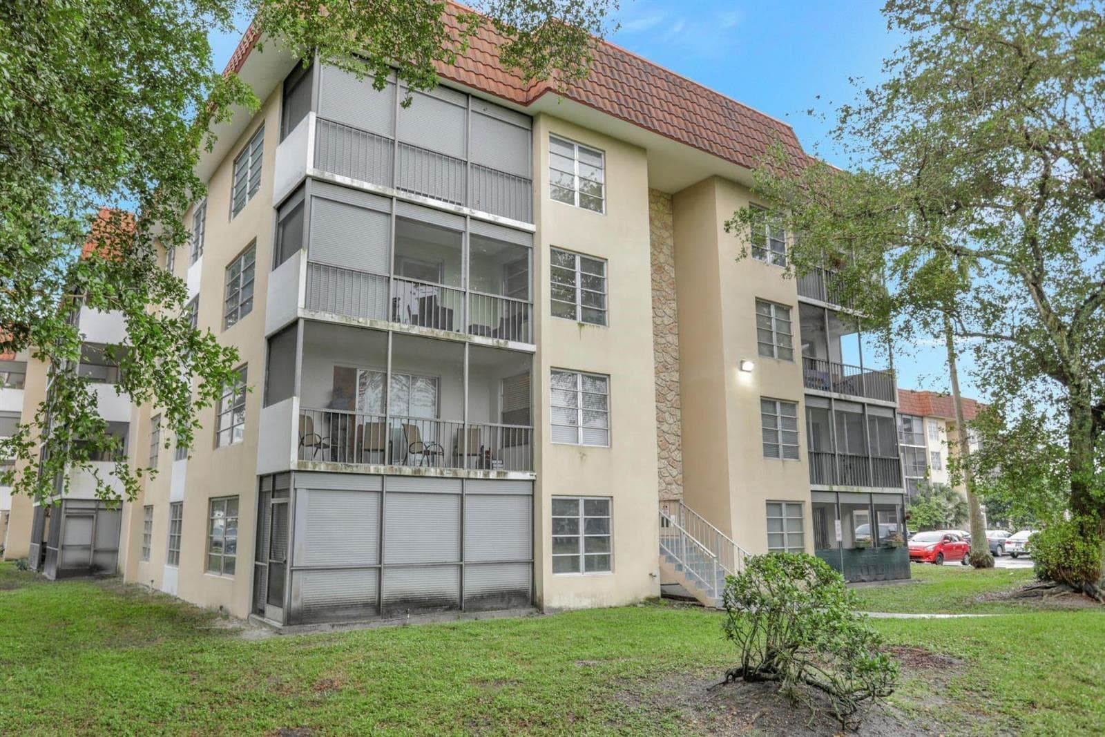 4168 Inverrary Drive # 102, Lauderhill, FL 33319 photo 2