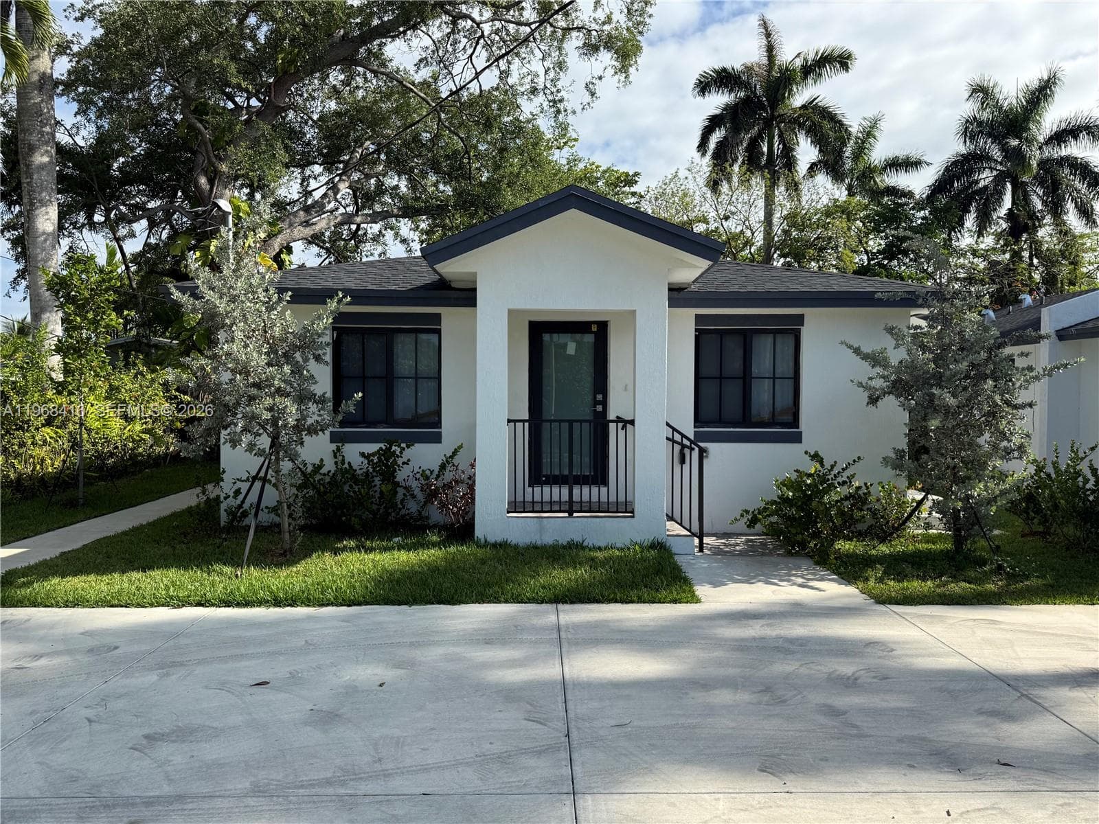 210 SW 3rd St, Florida City, FL 33034 photo 2
