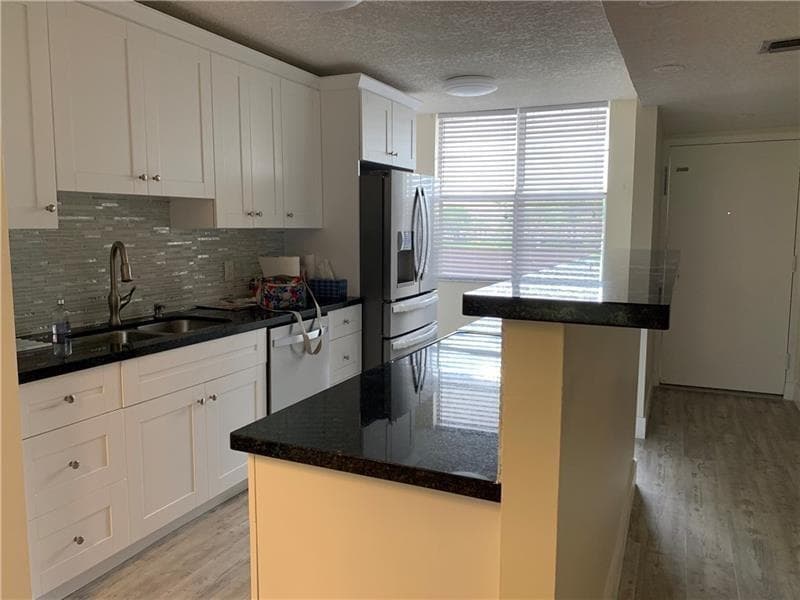 250 Jacaranda Drive # 203, Plantation, FL 33324 photo 4