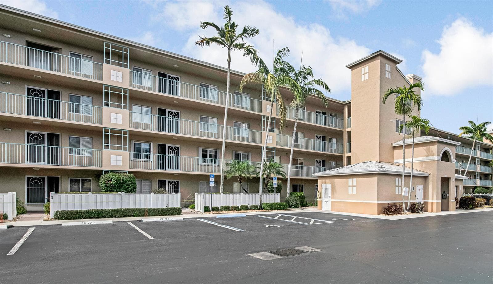 12565 Imperial Isle Drive # 208, Boynton Beach, FL 33437 photo 2