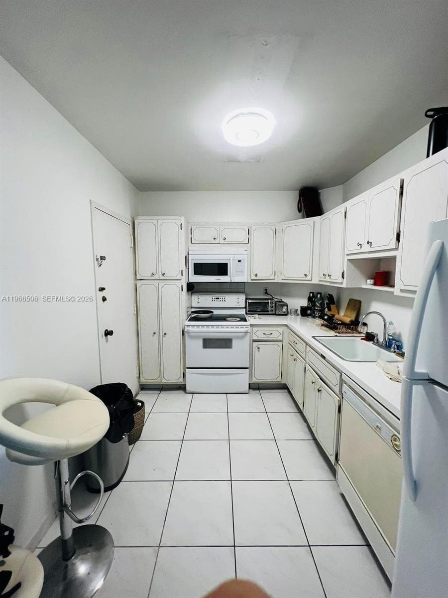 500 Bayview Dr # 1417, Sunny Isles Beach, FL 33160 photo 3