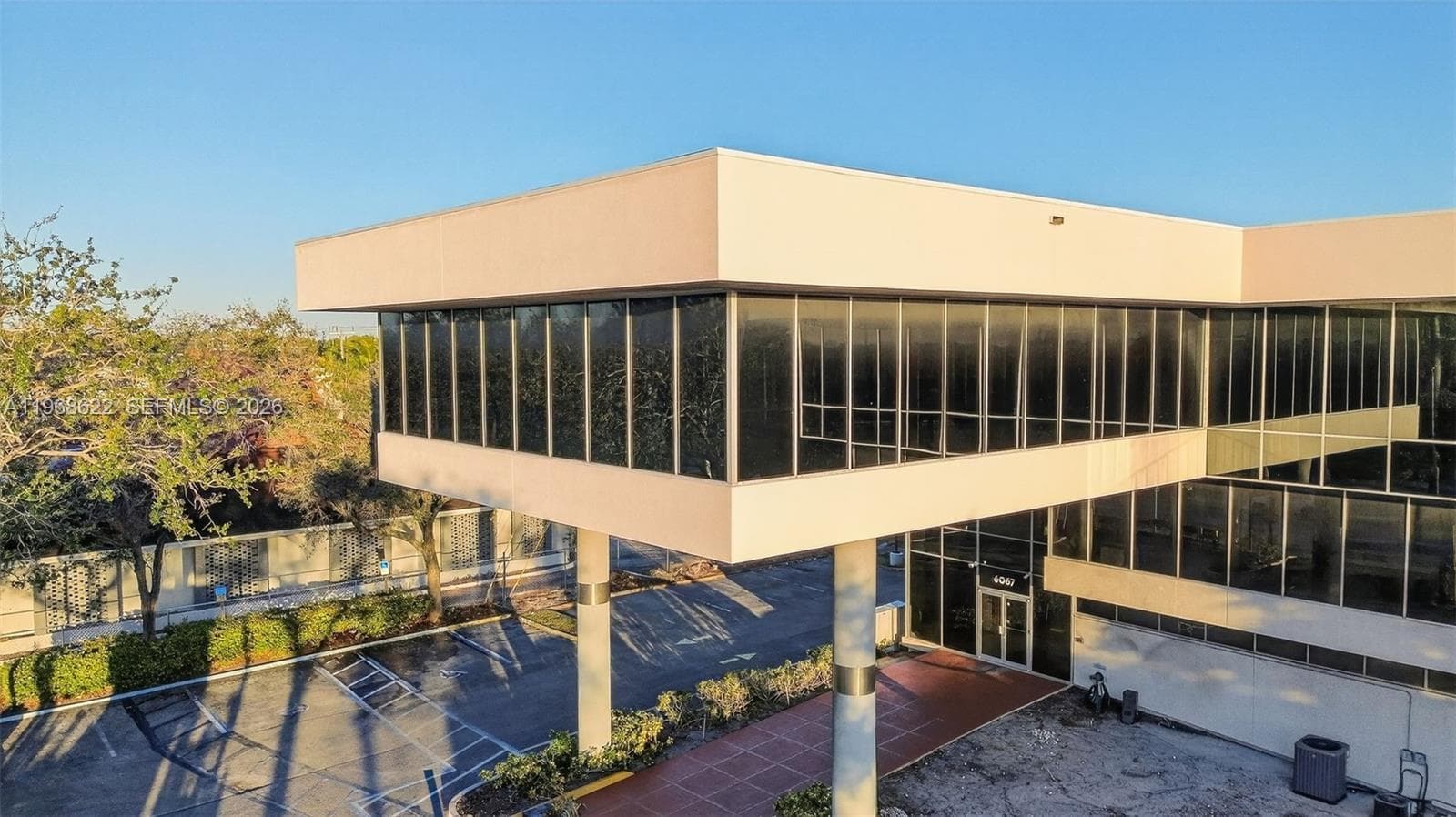 6067 Hollywood Blvd, Hollywood, FL 33024 photo 4