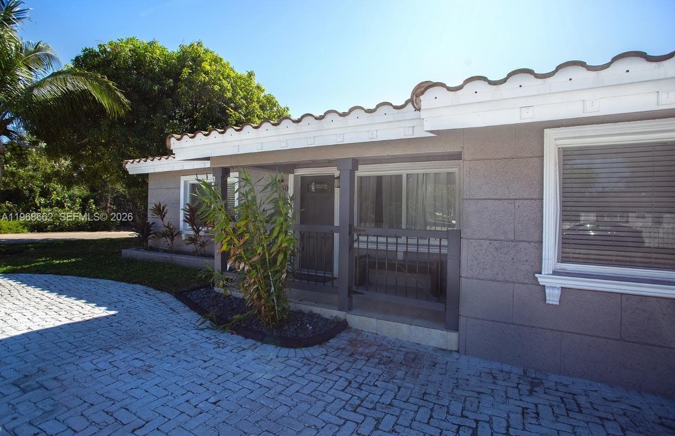 2450 NE 18th St, Pompano Beach, FL 33062 photo 3