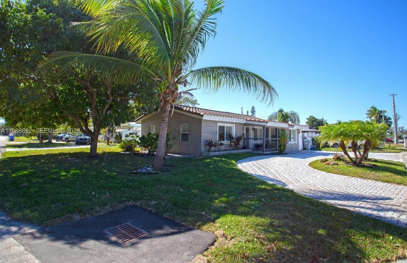2450 NE 18th St, Pompano Beach, FL 33062 photo 4