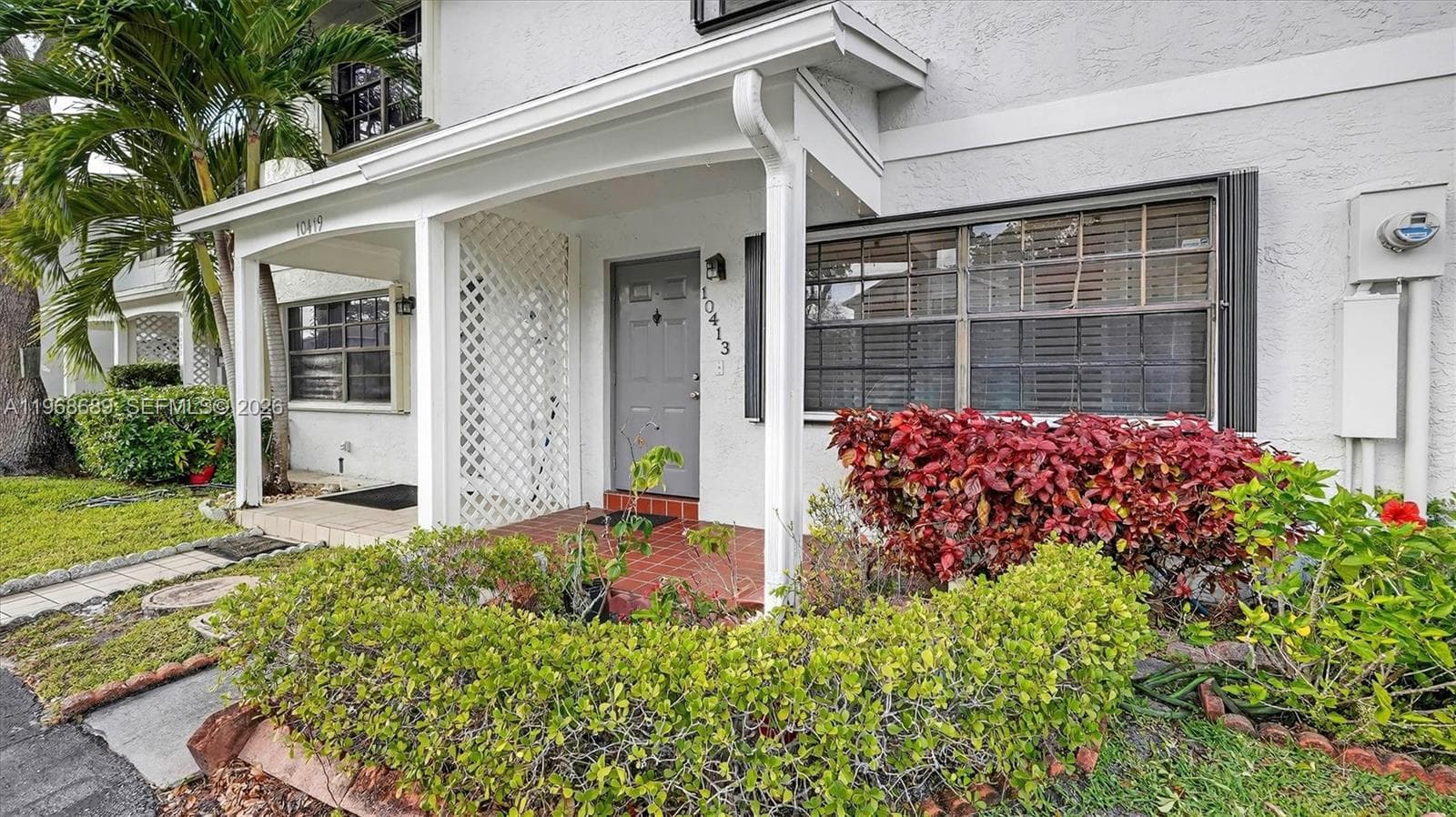 10413 NW 6th St, Pembroke Pines, FL 33026 photo 2
