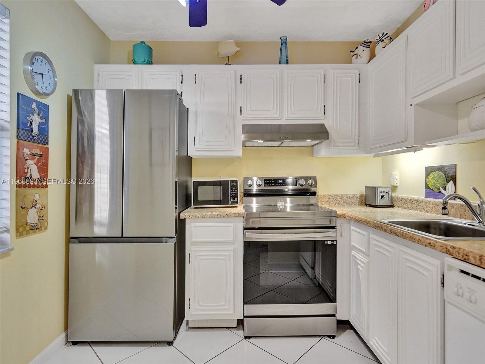2861 Somerset Dr # 211, Lauderdale Lakes, FL 33311