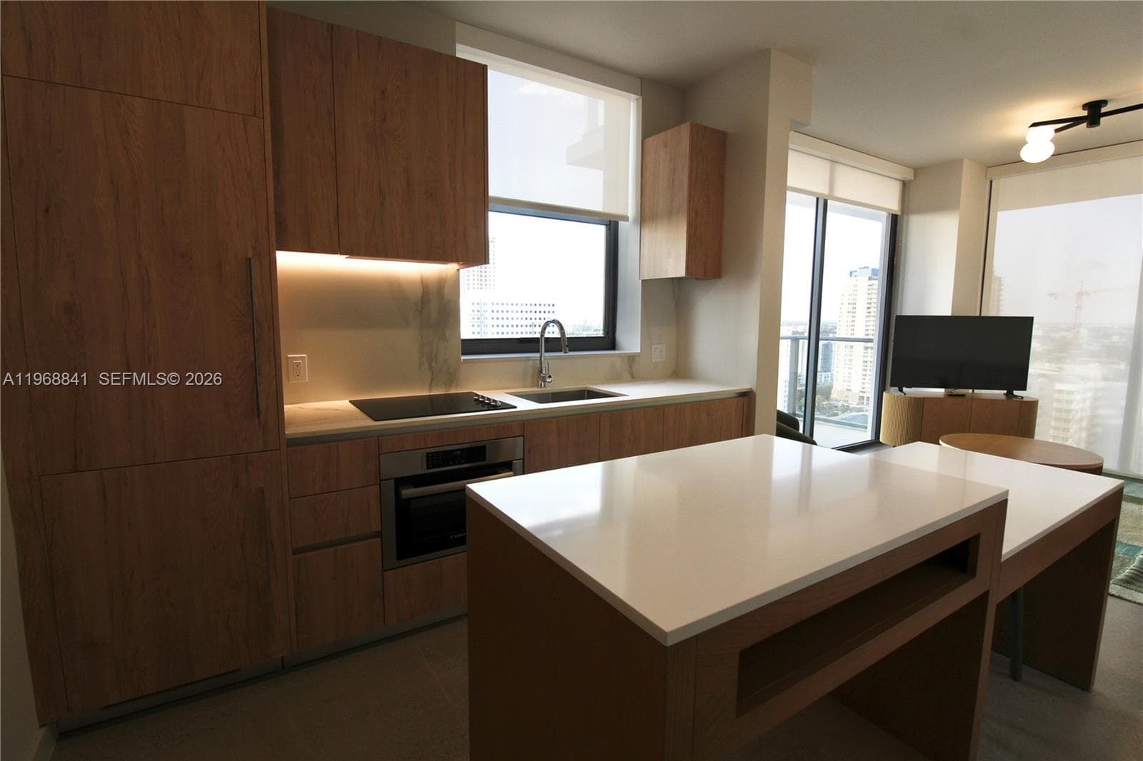 11 NE 6 St # 2114, Miami, FL 33132 photo 2