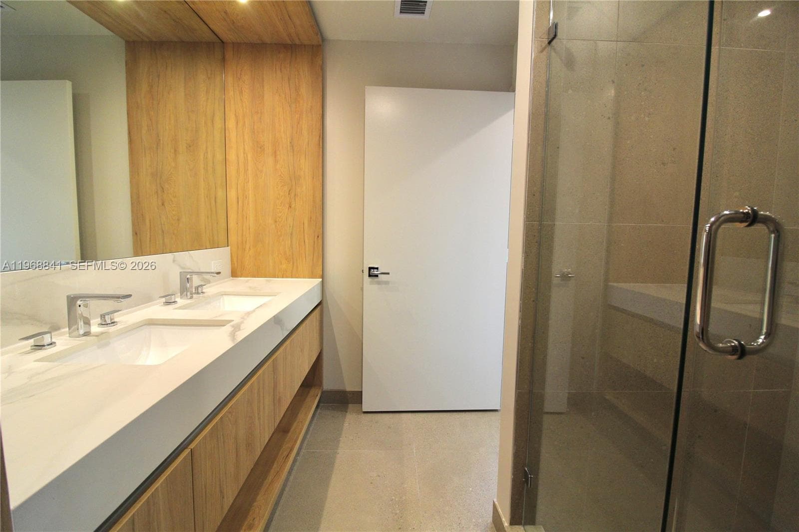 11 NE 6 St # 2114, Miami, FL 33132 photo 5