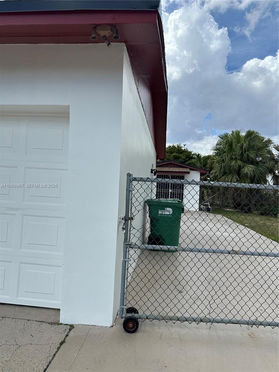 15200 SW 109 ave, Miami, FL 33157 photo 3
