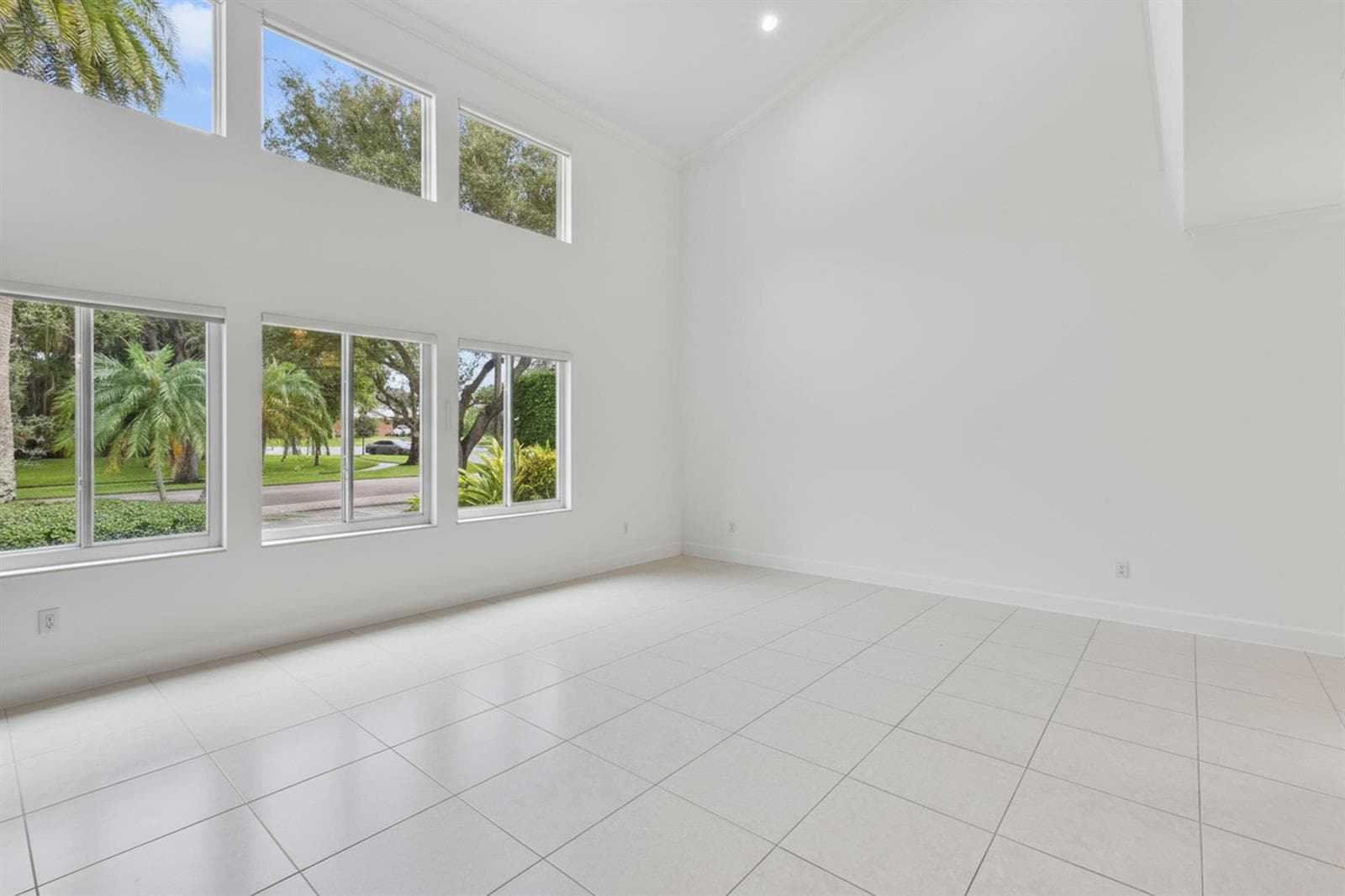 2801 Embassy Drive, West Palm Beach, FL 33401 photo 3