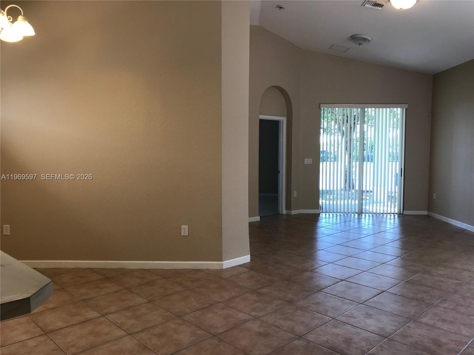 3748 NE 9th Ct, Homestead, FL 33033 photo 2