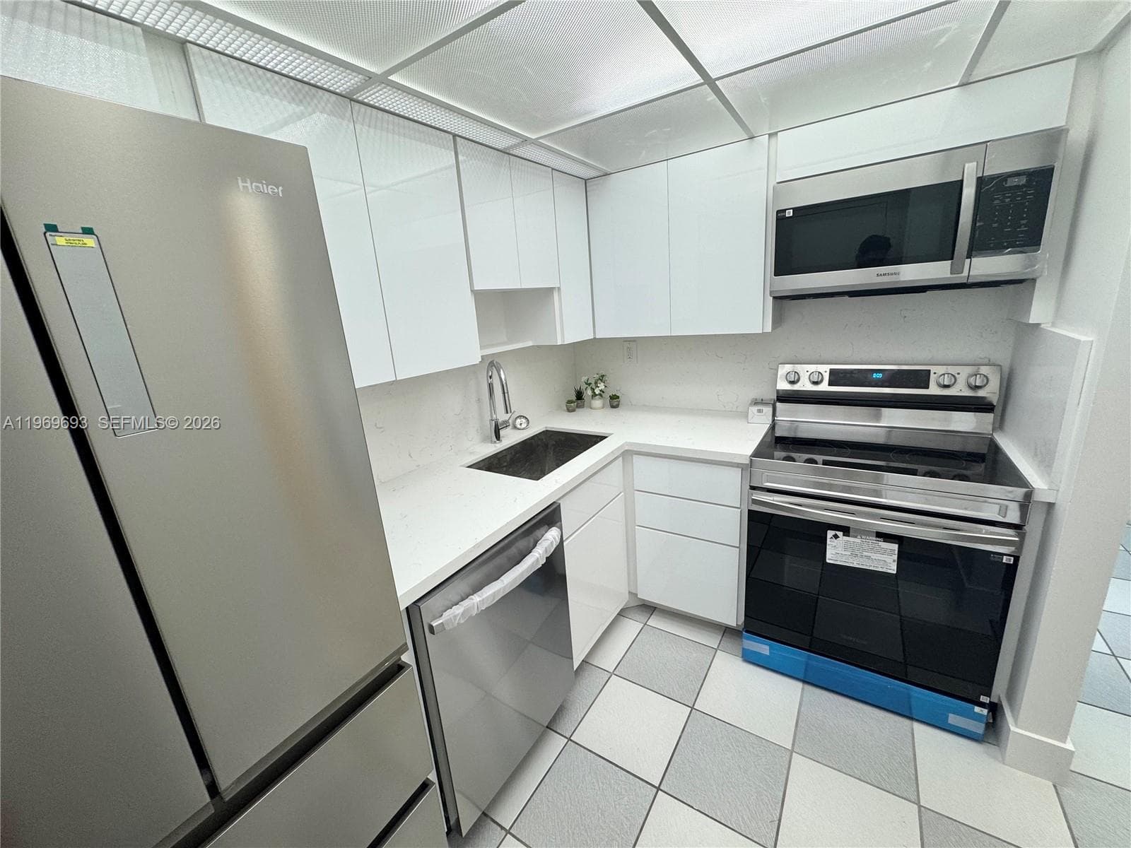 2899 Collins Ave # 740, Miami Beach, FL 33140 photo 3