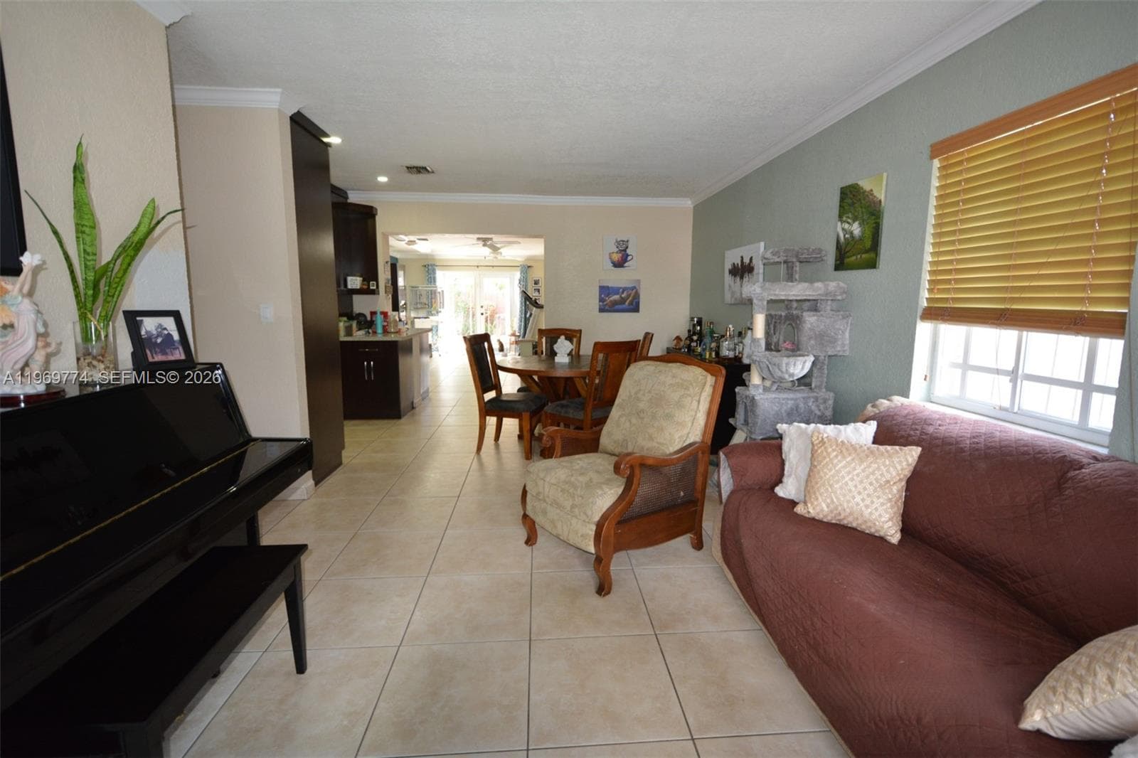 890 E 38th St, Hialeah, FL 33013