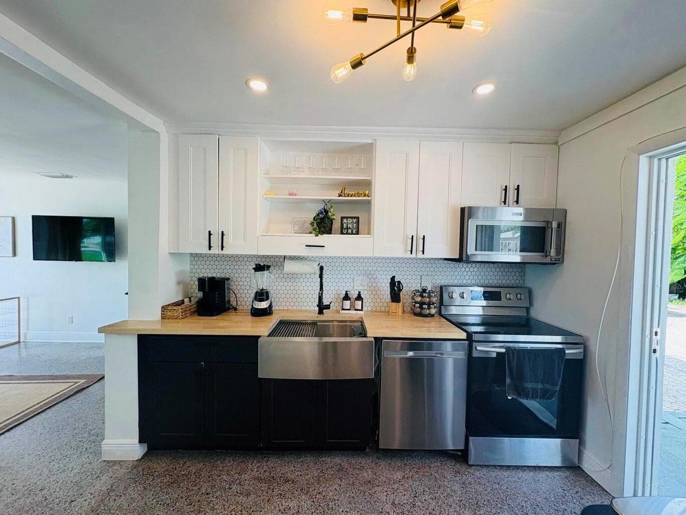 2711 NE 11th Terrace, Pompano Beach, FL 33064 photo 3
