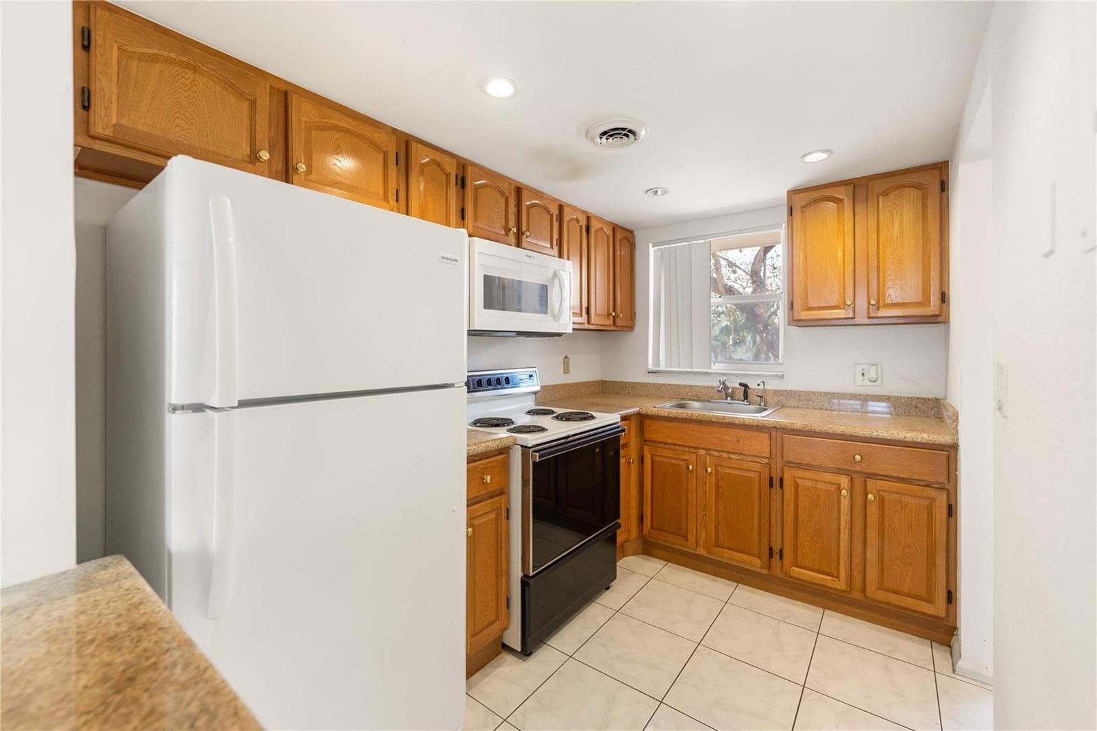 8081 N Sunrise Lakes Drive # 203, Sunrise, FL 33322 photo 5