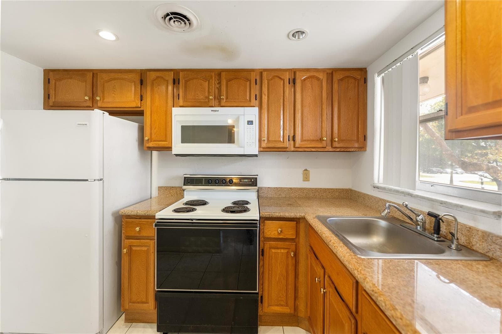 8081 N Sunrise Lakes Drive # 203, Sunrise, FL 33322 photo 4