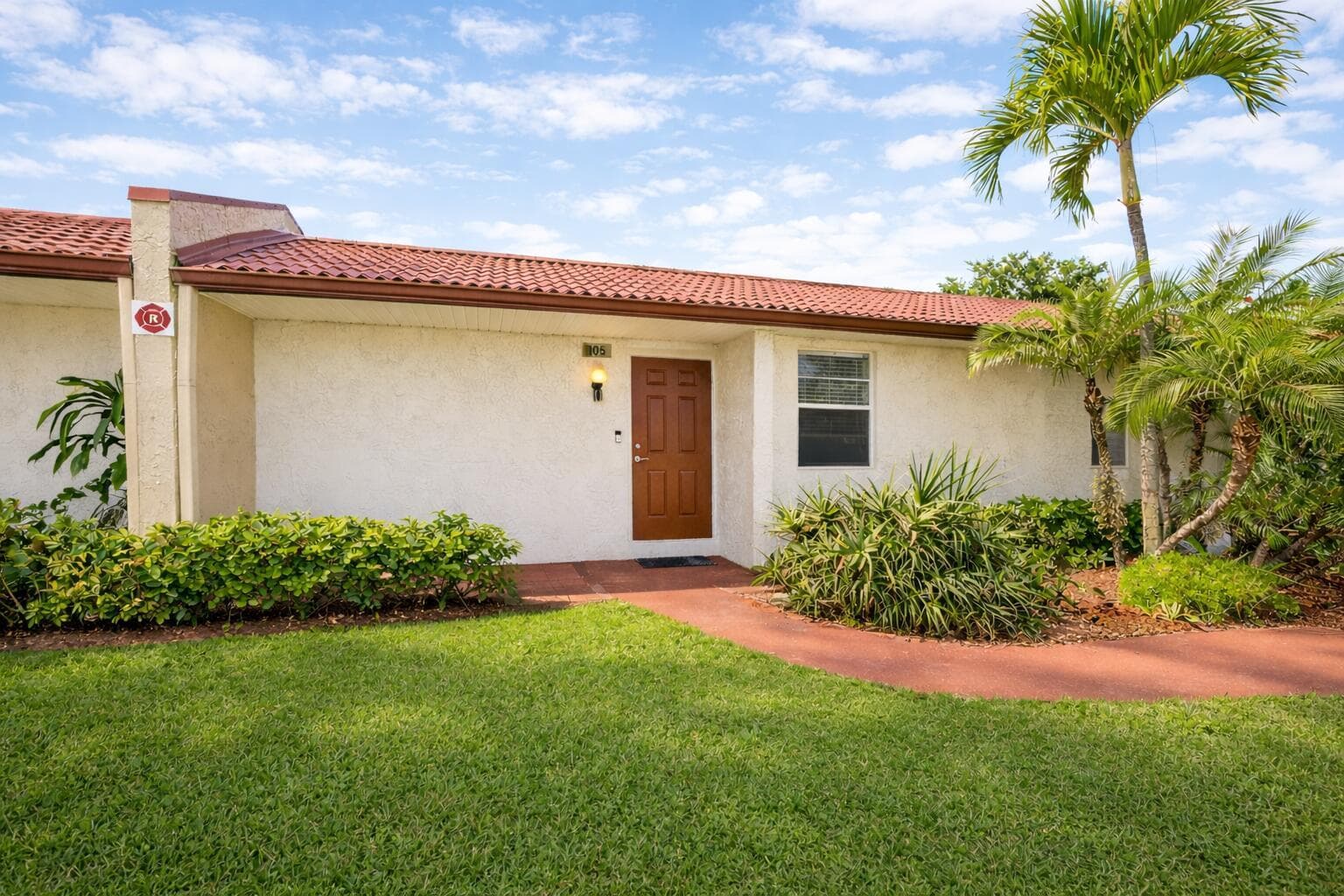 105 Lake Irene Drive, West Palm Beach, FL 33411 photo 2