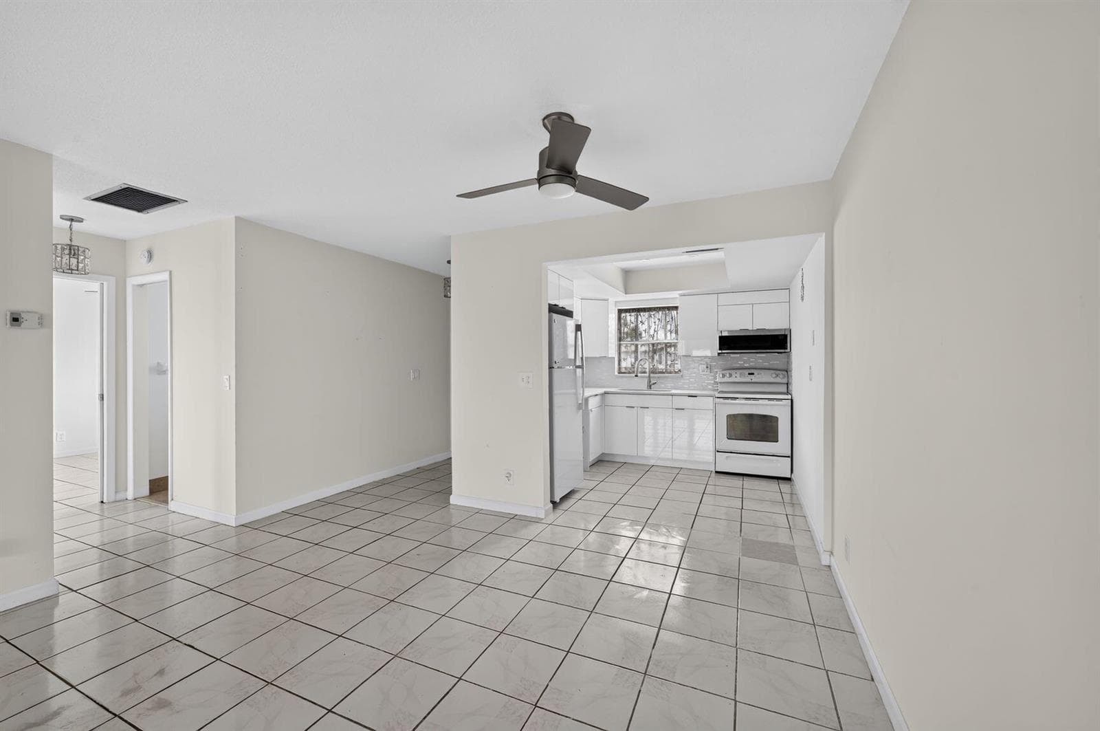 2965 Crosley Drive W # B, West Palm Beach, FL 33415 photo 2