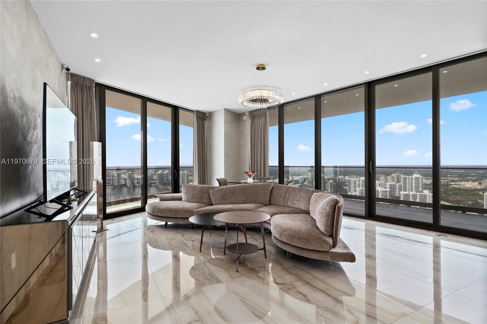18975 Collins Ave # 4505, Sunny Isles Beach, FL 33160 photo 2