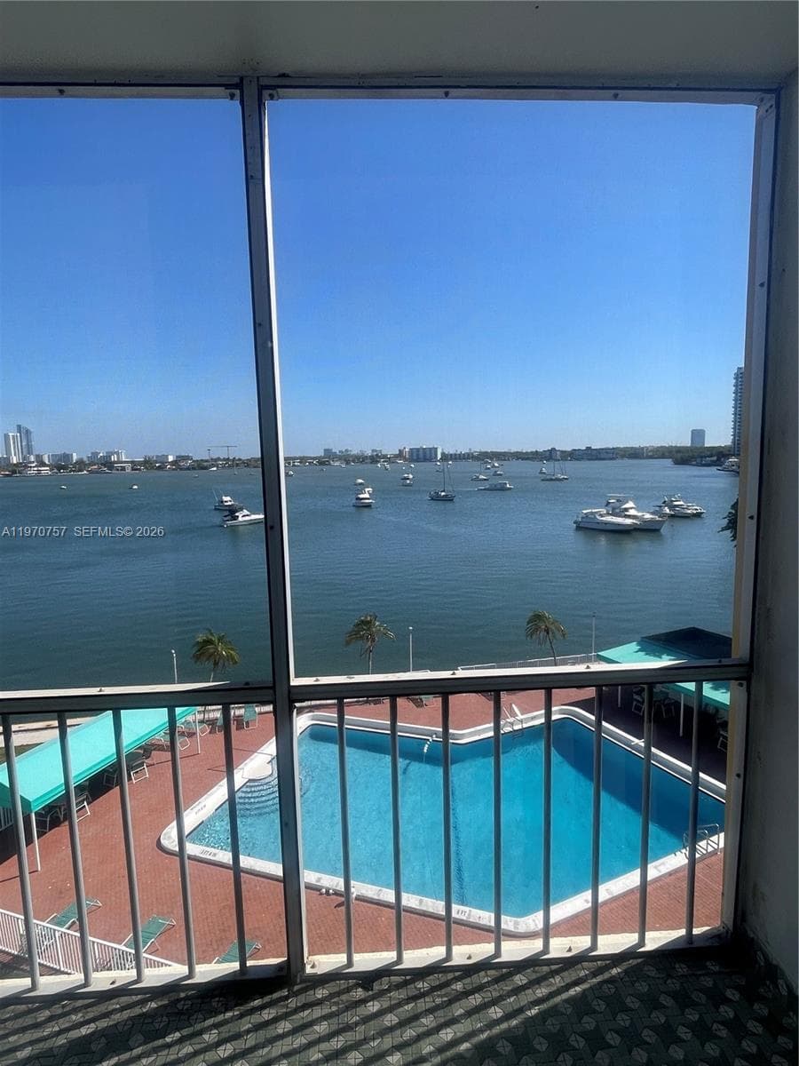 2910 Point East Dr # M511, Aventura, FL 33160 photo 3