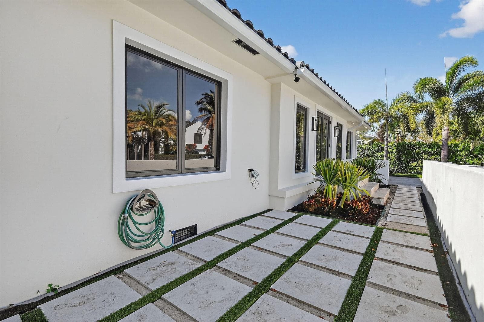 326 Palmetto Street, West Palm Beach, FL 33405 photo 4