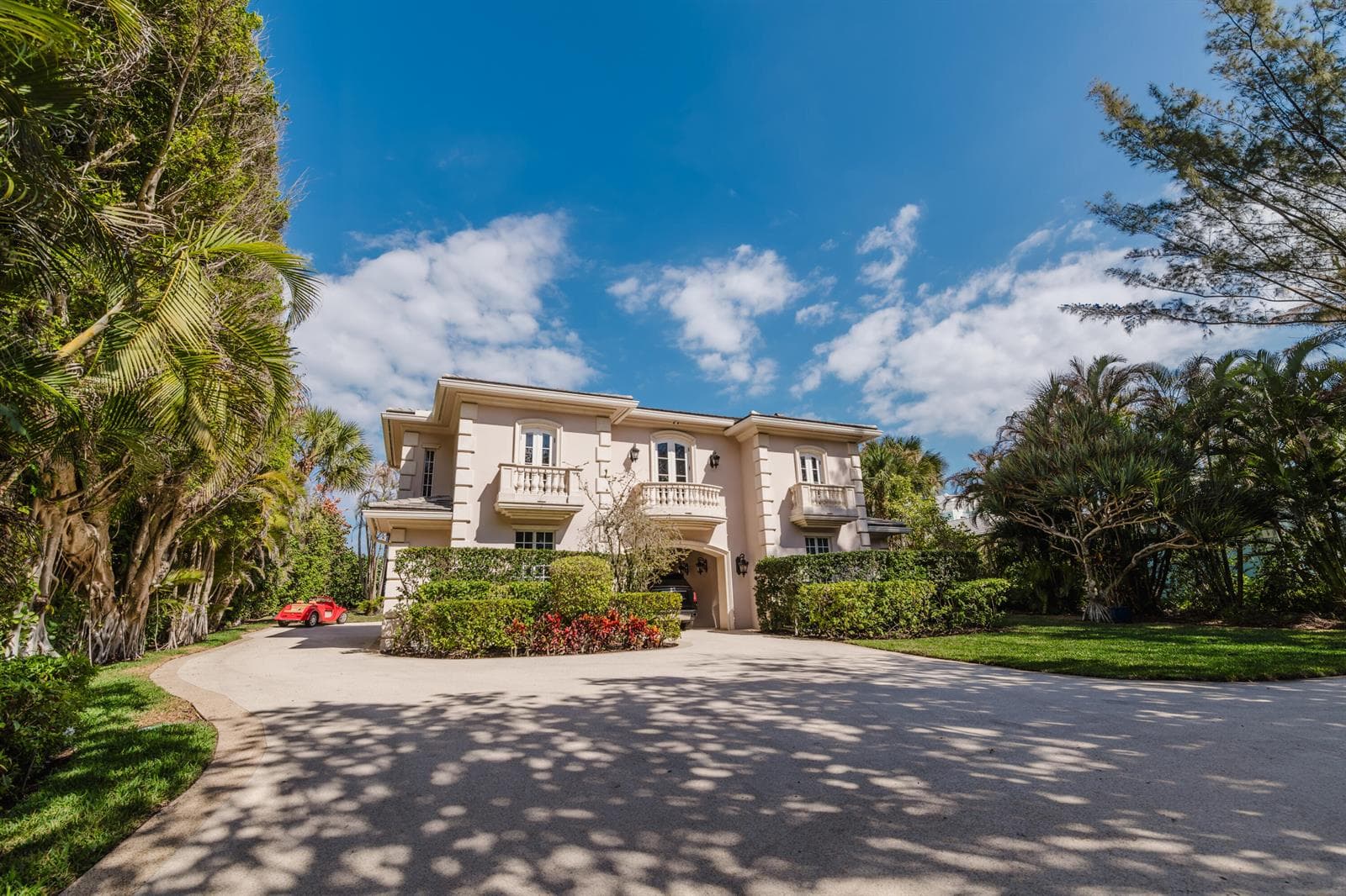 19 N Beach Road, Jupiter Island, FL 33455 photo 4