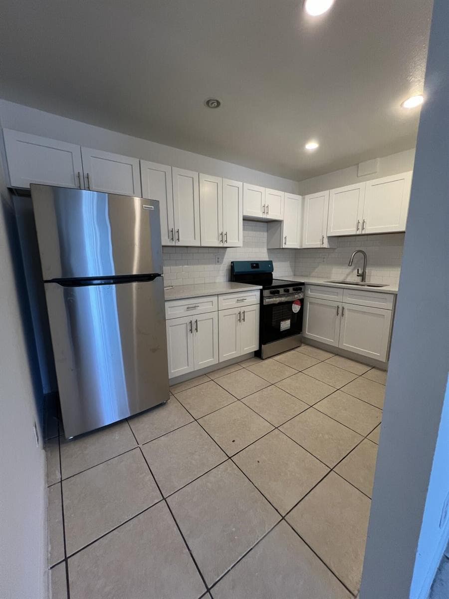 4129 NW 88th Avenue # 202, Coral Springs, FL 33065 photo 2