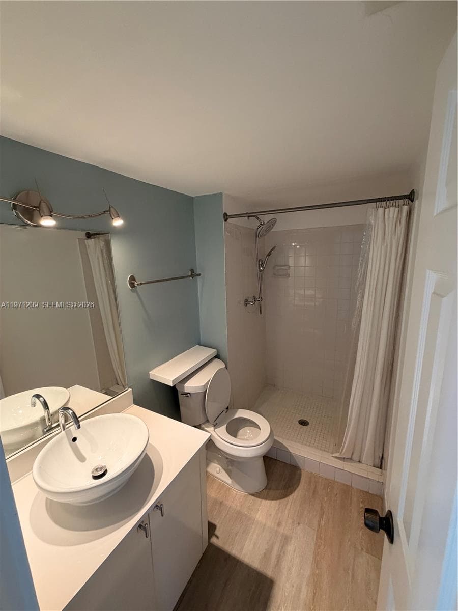 2350 NE 135th St # 503, North Miami, FL 33181 photo 4