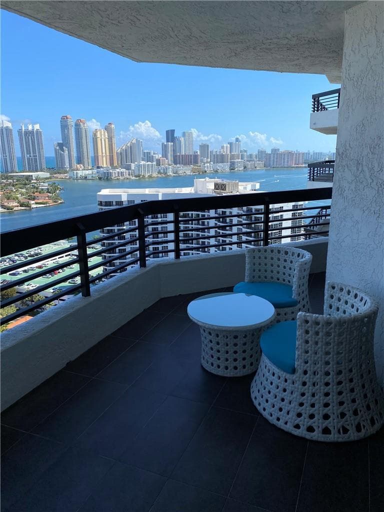 3500 Mystic Pointe Drive # 2607, Aventura, FL 33180 photo 4
