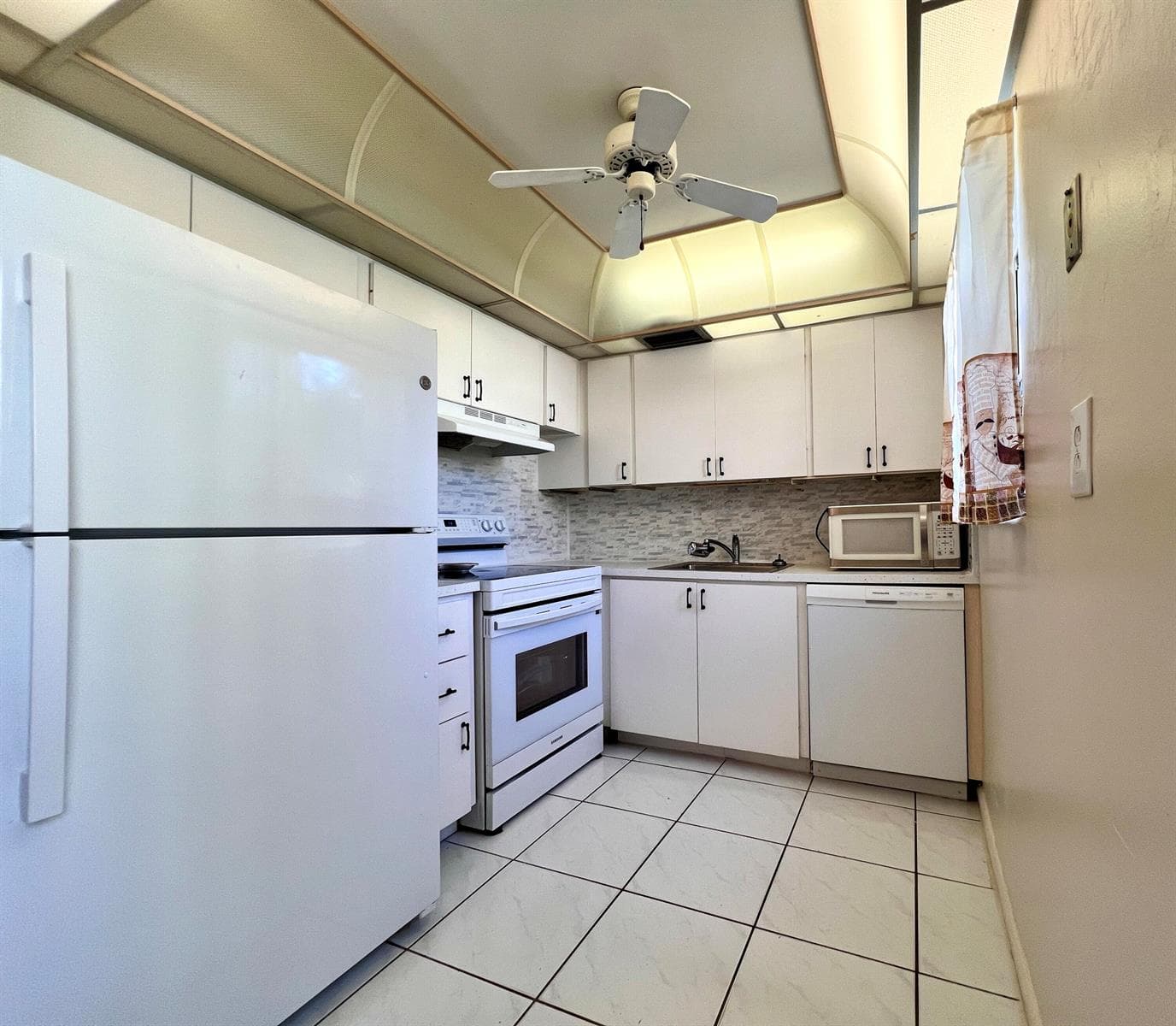 76 Sheffield D, West Palm Beach, FL 33417 photo 4