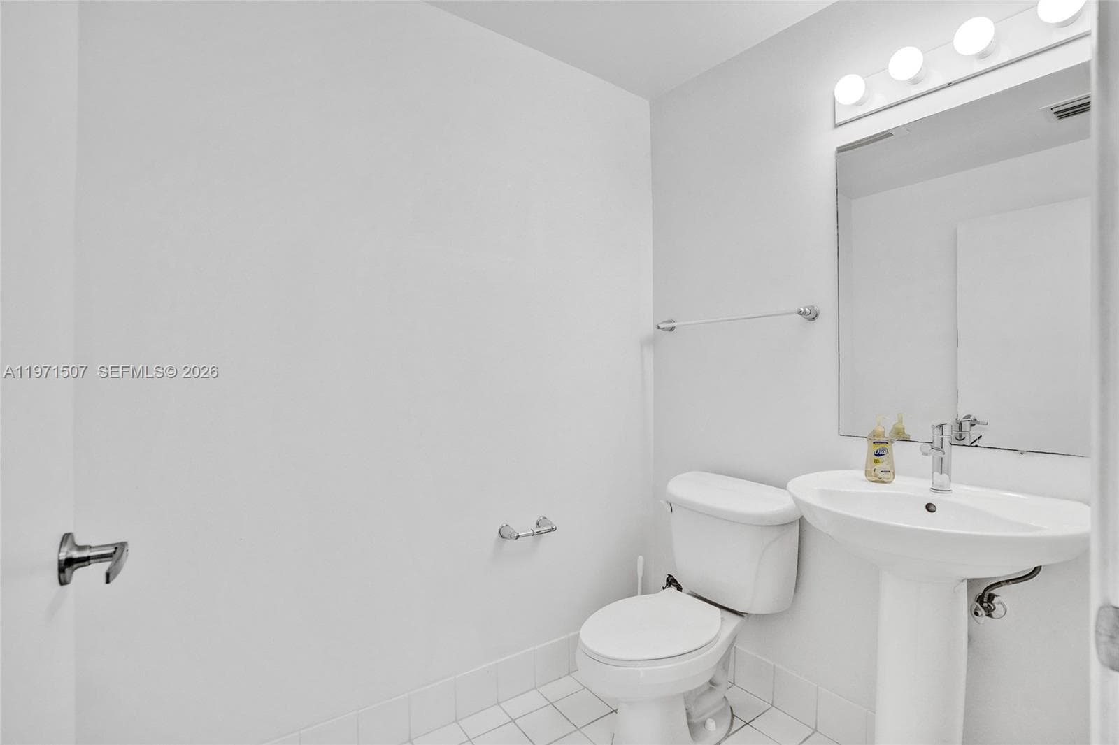 601 NE 36th St # 1908, Miami, FL 33137 photo 4