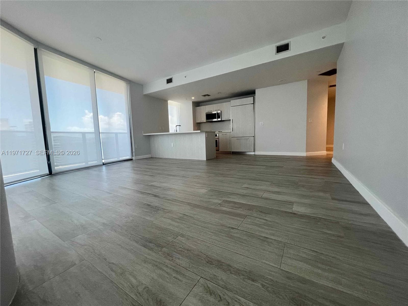 45 SW 9th St # 3703, Miami, FL 33130 photo 4