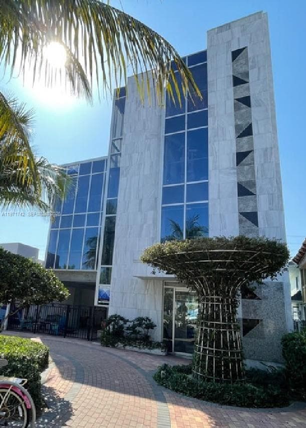 240 Commercial Blvd, Lauderdale By The Sea, FL 33308