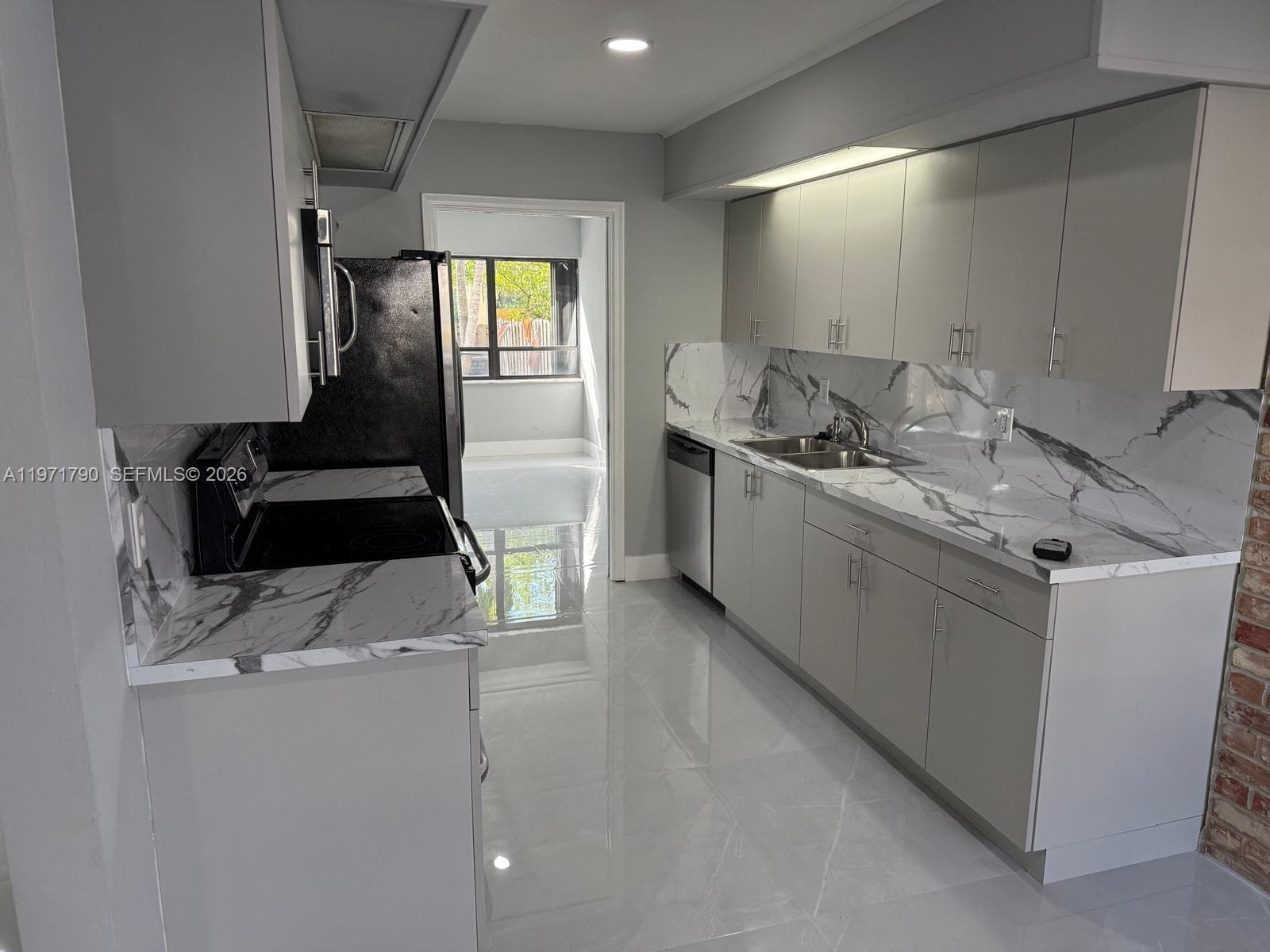 2700 N 34th Ave # I, Hollywood, FL 33021 photo 4