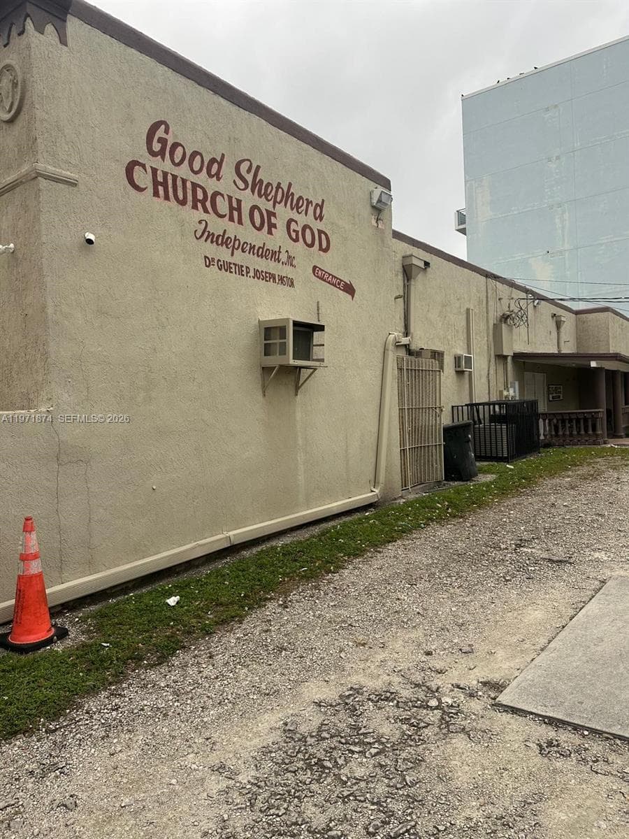 5301 NW 17th Ave, Miami, FL 33142