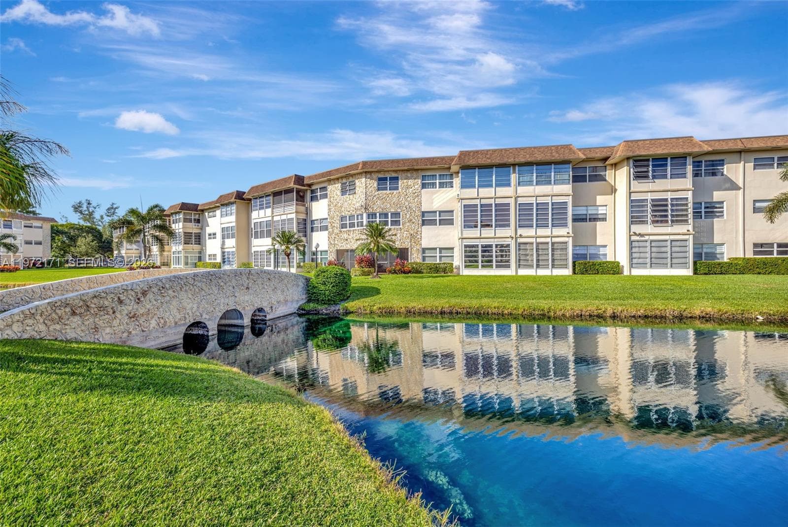 4801 NW 34th St # 602, Lauderdale Lakes, FL 33319