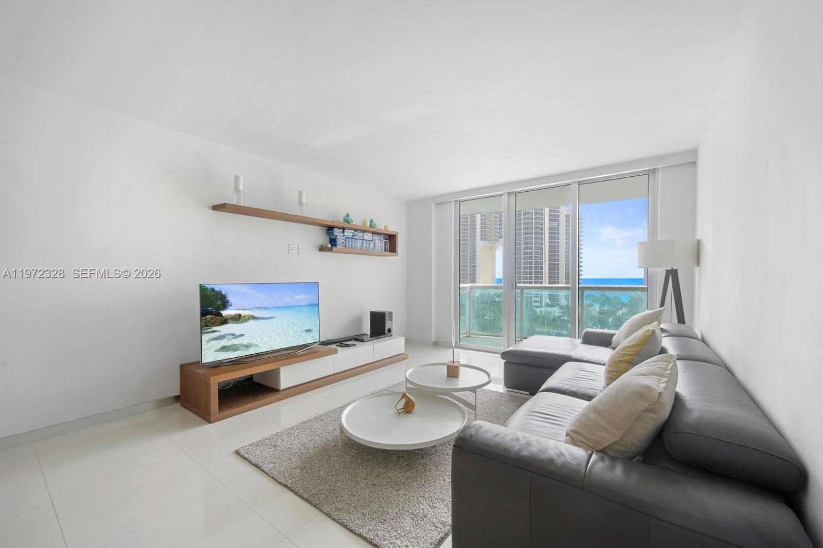 19370 Collins Ave # 903, Sunny Isles Beach, FL 33160 photo 2