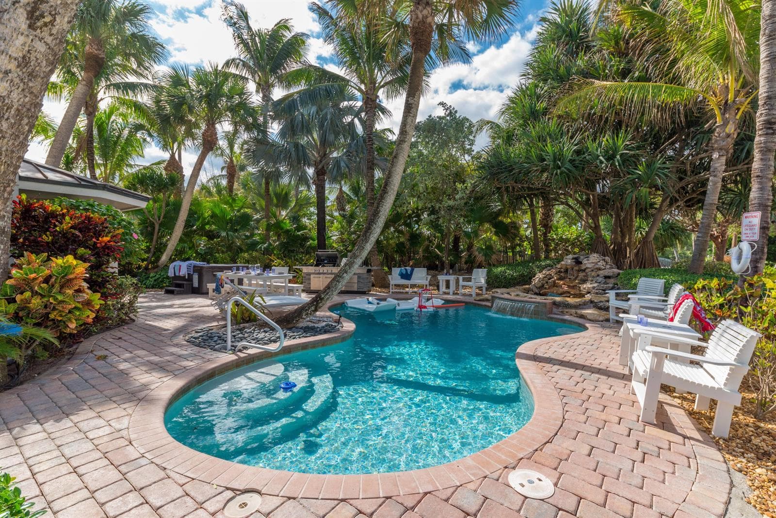 4643 NE Ocean Boulevard, Jensen Beach, FL 34957 photo 2