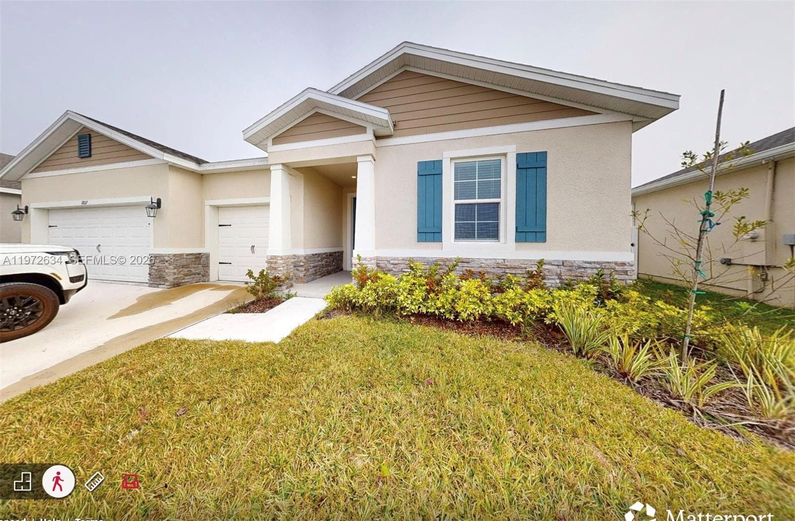 1817 WALNUT CREEK DR, Kissimmee, FL 34744 photo 2