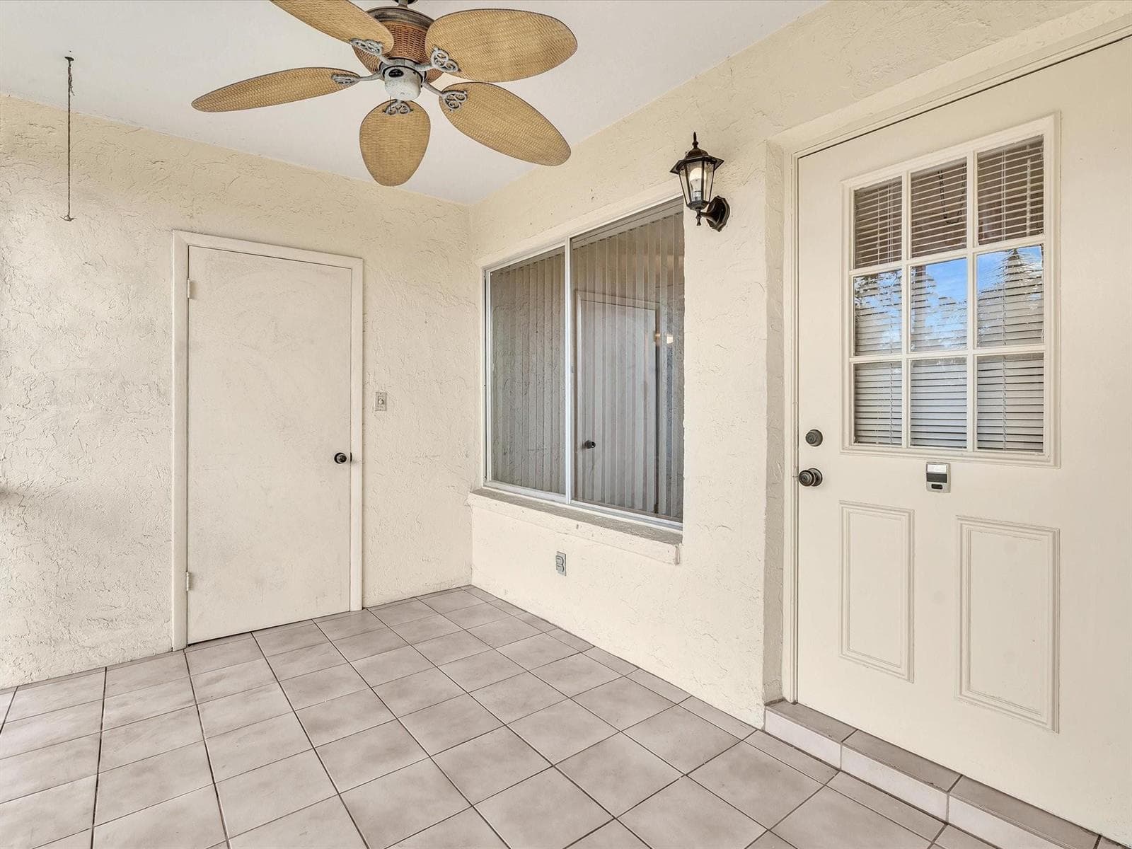 305 Knotty Pine Circle # A2, FL 33463 photo 3
