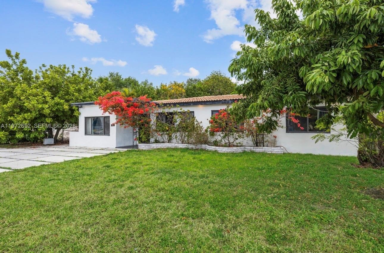 2421 NE 187th St, Miami, FL 33180 photo 5
